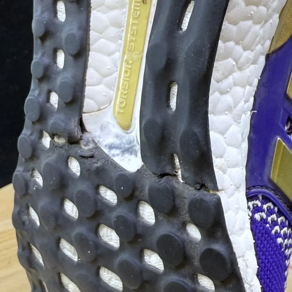 Adidas Men’s FV0282 Ultra Boost 1.0 Purple Gold UW Huskies Sneakers Size 7/ 8.5W